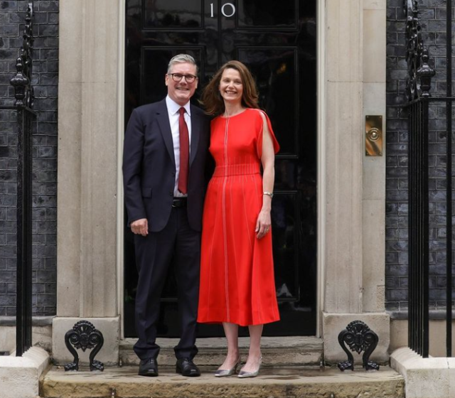 Victoria Starmer, chi &egrave; la nuova first lady ebrea del Regno Unito, ex avvocato e dipendente per il Servizio Sanitario Nazionale 