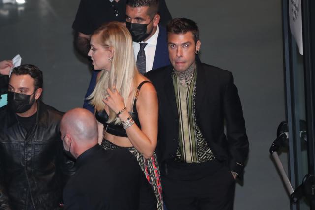 Fedez, "lite furibonda" con Chiara Ferragni durante il ricovero in ospedale: &ldquo;Lei non &egrave; andata a trovarlo, hanno discusso al telefono&rdquo;