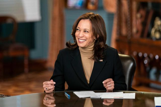 Biden si ritira e Kamala Harris &egrave; la nuova candidata dem alla Casa Bianca: cambia l'orchestra ma non la musica suonata