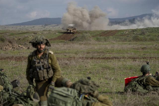 Israele: "Velivoli ostili dal Libano"; fonti locali: "Sono deltaplani, Hezbollah ha aperto secondo fronte"