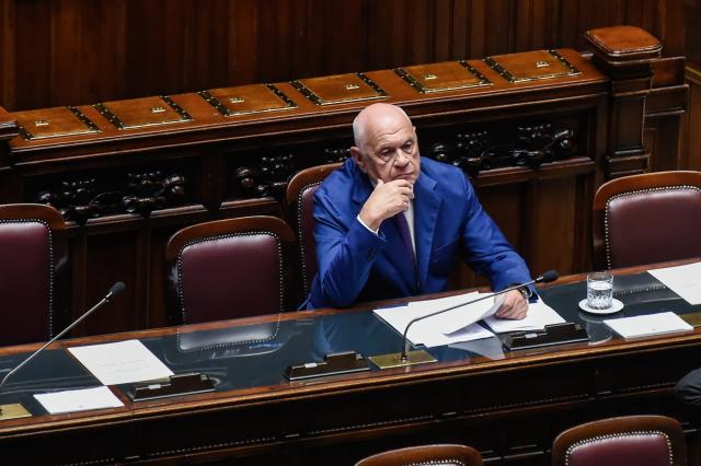 Decreto carceri &egrave; legge, cosa prevede: dalle assunzioni di 1000 agenti nella polizia a procedure pi&ugrave; snelle per la liberazione anticipata