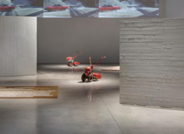 La Benassi espone motozappe al Macro