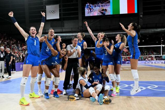 Parigi 2024, primo oro nella storia del volley italiano, netto 3-0 agli Stati Uniti. Eguagliate le 40 medaglie di Tokyo
