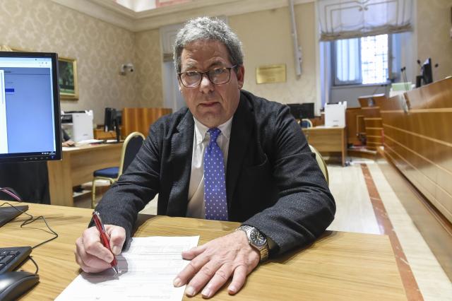 Gianfranco Miccich&egrave; FI Forza Italia Sicilia regione siciliana ars assemblea regionale elezioni regionali europee frattura spaccatura addio lascia