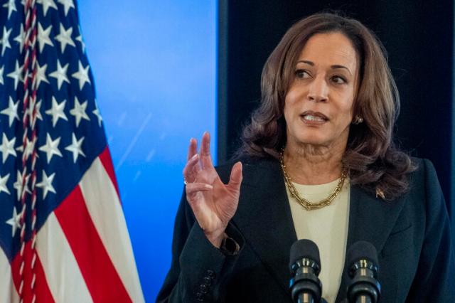 Kamala Harris: 45 minuti di niente, supercazzole, bacini sparsi e scarsa memoria
