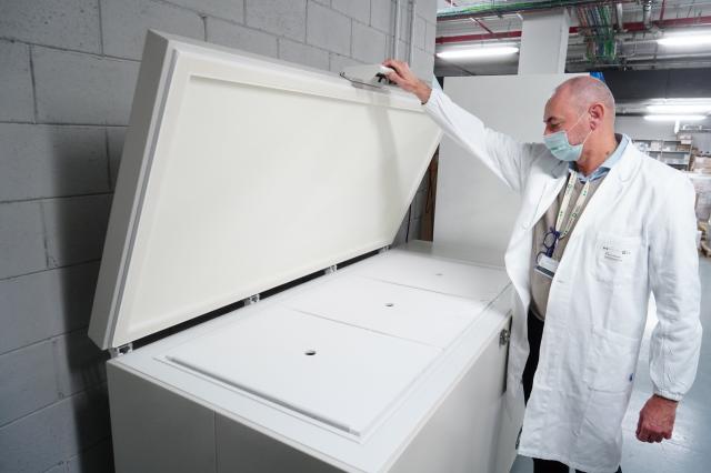 Cagliari, nasconde il corpo della madre per due anni nel freezer