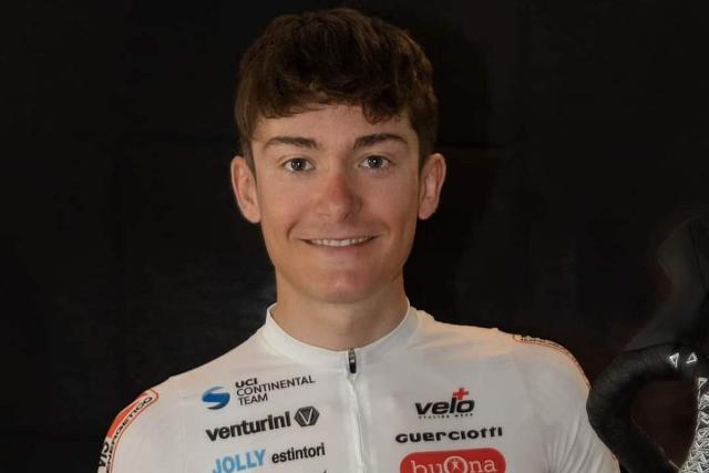 Spoltore, ciclista Simone Roganti morto per malore improvviso in casa coi familiari, soccorsi inutili, aveva 21 anni