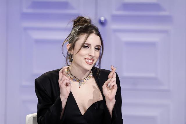 Angelina Mango: "Potrebbe piacermi anche una donna", ormai il capitalismo woke chiede il giuramento preventivo di fluidit&agrave; 