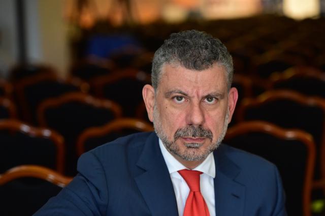 Addio ad Emilio Petrone, morto in un incidente stradale in A15 l'ex ad di Sisal e Mooney, ipotesi malore improvviso, aveva 61 anni