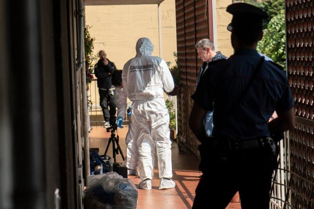 Dramma Verona Alessandra Spiazzi spara figlio suicida gravissimo condizioni critiche  15enne vicini liti urla omicidio suicidio procura indagini