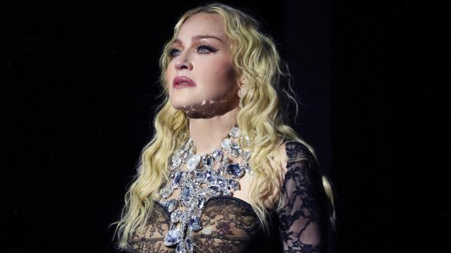 Madonna a Milano per la sfilata donna degli amici stilisti Dolce & Gabbana