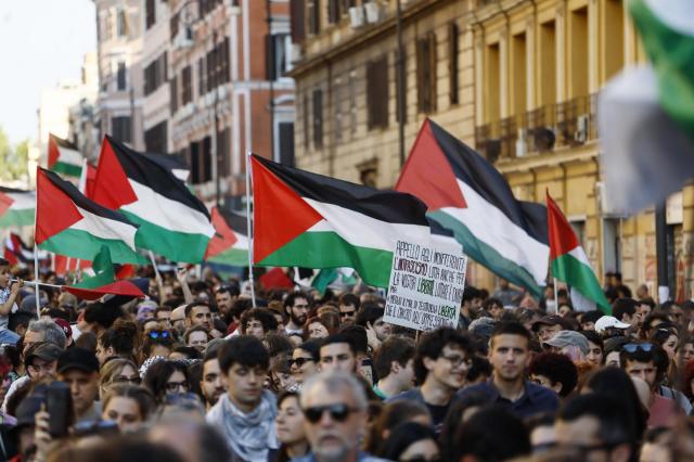 Cortei pro Palestina vietati Roma 5 ottobre Questura Viminale censura divieto notificato promotori comitati comitato manifestazioni
