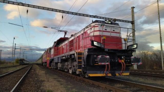 Fs, investimento da &euro;5,5 mln  per le nuove locomotive Dual Shunter 2000 da manovra a doppia alimentazione diesel ed elettrica; 
