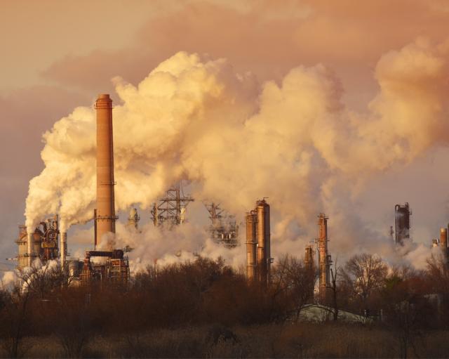 I combustibili fossili al centro del dibattito politico in America, contraddicendo i propositi green