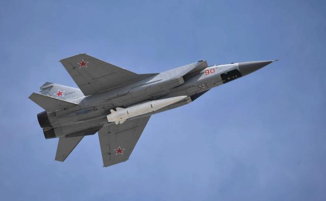 Russia 4 missili ipersonici Kinzhal lanciati caccia MiG-31K Oblast' oblast Zhytomyr Khmelnytskyi Starokostiantyniv