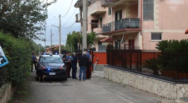 Femminicidio San Felice a Cancello (Caserta), 30enne albanese Lulzim T. strangola moglie dopo lite davanti ai figli di 4 e 6 anni