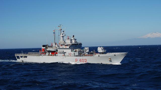 Migranti, primi 400 nei centri in Albania, screening su nave della Marina Militare per verificare provenienza