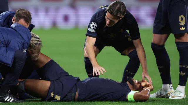 Calciatori contro la Fifa per le troppe partite in calendario che portano rischi alla salute