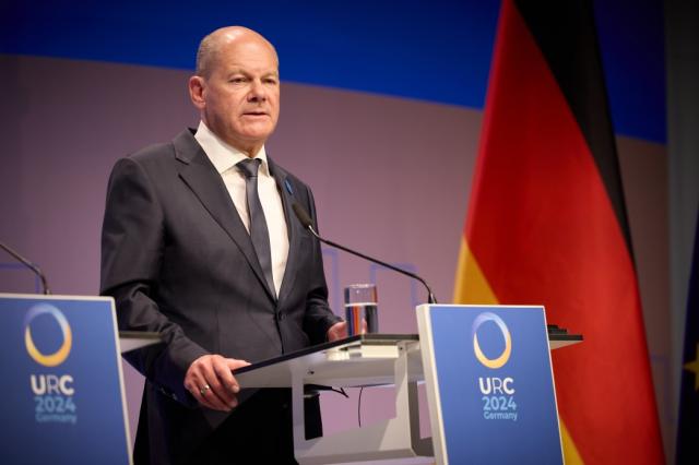 Armi a Israele, Scholz provoca: "Le consegniamo e continueremo a farlo", Usa: "Piano di Netanyahu per attacco ad Iran &egrave; pronto"