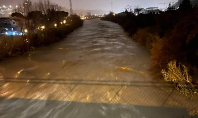 Liguria, l'allerta arancione colpisce soprattutto il Tigullio, Aurelia allagata e l'Entella fa paura