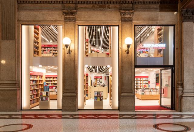 Mondadori, al via l'apertura del nuovo bookstore all'interno della storica galleria Alberto Sordi a Roma