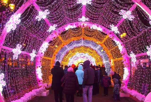 Merano, per la prima volta Lumagica splende di notte nei Giardini Trauttmansdorff. E tutta la citt&agrave; brilla ad alto tasso seduttivo tra Belle &Eacute;poque, arte, delikatessen 