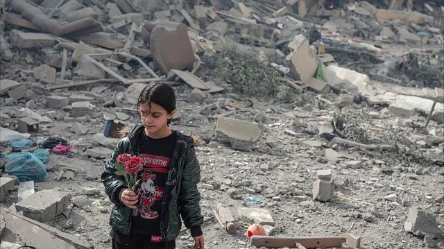Gaza, l'eredit&agrave; mortale della guerra: 20mila ordigni inesplosi minacciano civili e bambini, una minaccia "incredibilmente elevata" 