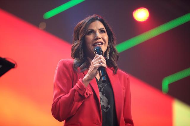 Chi &egrave; Kristi Noem, il capo della Sicurezza nazionale scelto da Trump, sostenitrici delle libert&agrave; e contraria a lockdown e obblighi in pandemia