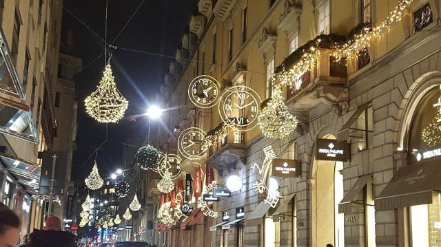 MonteNapoleone &egrave; la via del lusso pi&ugrave; cara del mondo, con locazioni da 20mila euro al metro quadro annui