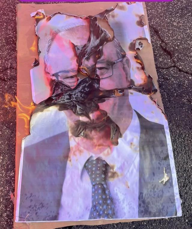 Le femministe pro violenza di genere si scagliano contro Meloni e Valditara, "Pezzi di m...., stupratori, bruciamoli"