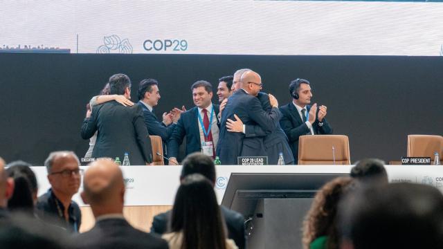 Cop29, approvato fondo di aiuti climatici da 300 mld$ all'anno ai Paesi in via di sviluppo, India: &ldquo;Somma irrisoria&rdquo;