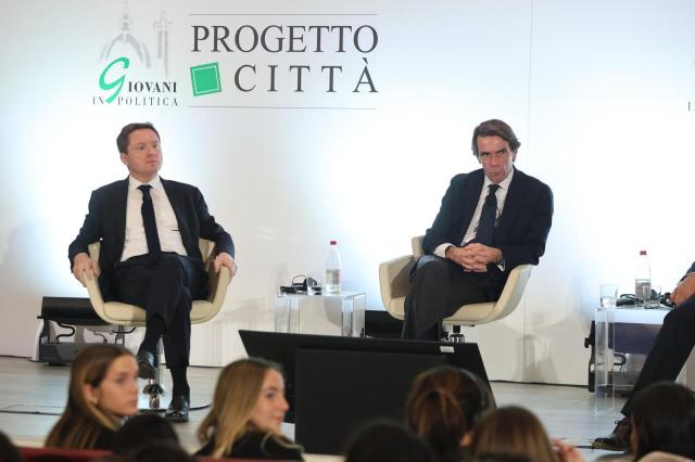Andrea Ceccherini e Jos&egrave; Maria Aznar a confronto con 300 giovani; tra i temi i rapporti Europa-USA anche alla luce della nuova presidenza Trump