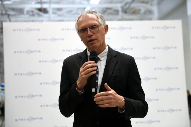 Stellantis, crollo in borsa dopo le dimissioni di Tavares (-8%), deleghe ad un comitato esecutivo presieduto da John Elkann, al via il toto nomi