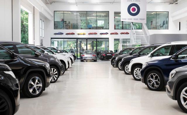 Mercato auto in calo, a novembre registrato il -10,8%; Stellantis in crisi, Toyota e Renault in crescita, incertezze sul 2025