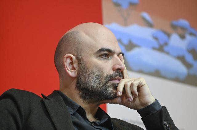 Le ultime due pietose uscite del bardo cosmopolita Roberto Saviano: sempre allineato all'ordine dominante