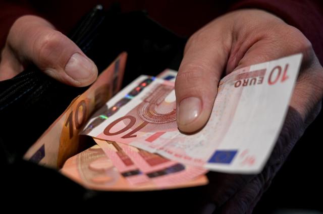 Manovra 2025, in pensione a 64 anni con l'integrativa, i fondi complementari e 20 anni di contributi