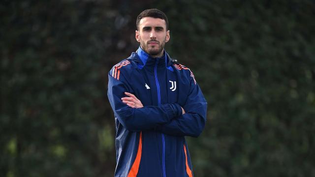 Simone Muratore e il ritiro dal calcio per tumore al cervello diagnosticato nel 2021, il 26enne torna alla Juve primavera come collaboratore