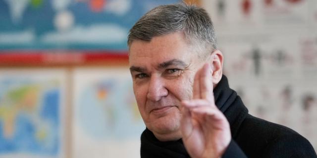 Elezioni in Croazia, presidente uscente filorusso Zoran Milanovic vince il primo turno delle presidenziali con il 49%, 12 gennaio il ballottaggio 