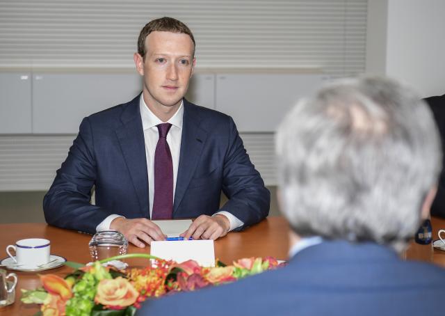 Mark Zuckerberg smantella il sistema di fact checking: fine della censura su Facebook e Instagram?