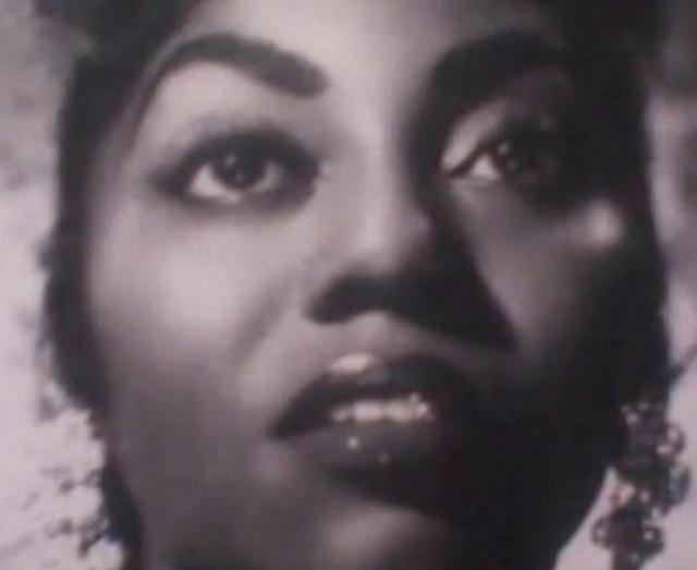 L'attrice americana Dalyce Curry del film Blues Brothers morta nell'incendio a Los Angeles, aveva 95 anni 