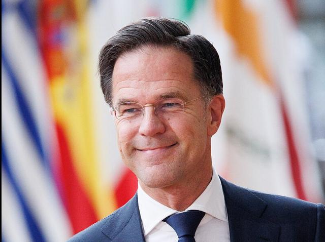 Mark Rutte (Nato): "Tagliare su pensioni e sanit&agrave; per produrre pi&ugrave; armi in difesa dell'Europa", la follia dell'occidente