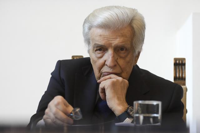 Addio a Furio Colombo, morto il giornalista ed ex politico del Pd, tra i fondatori del Fatto Quotidiano, aveva 94 anni