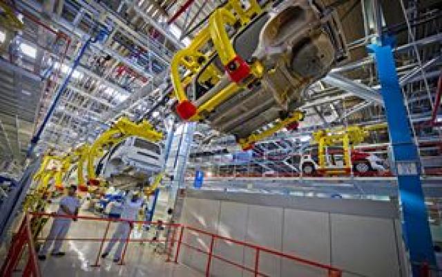 Produzione industriale italiana in calo a novembre 2024 (-1,5% annuo), miglioramento rispetto a ottobre (-3,5%), incertezze per il 2025