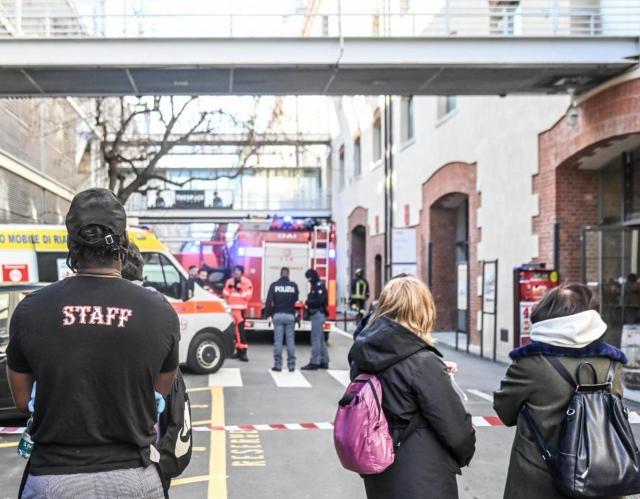Genova, brucia il tetto di un cinema multisala al Porto Antico, spettatori evacuati durante le proiezioni 