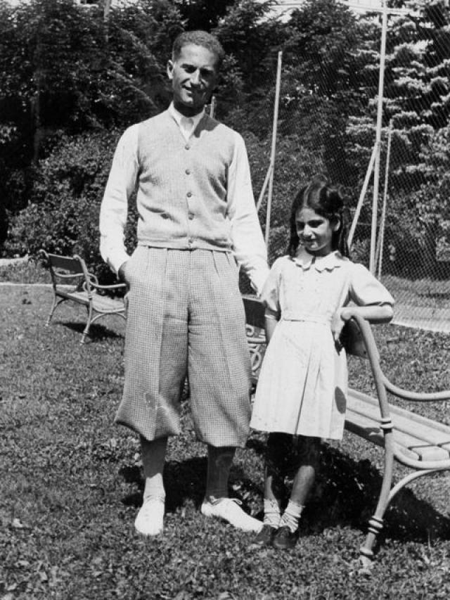 &ldquo;Non volevo lasciare la mano del mio pap&agrave;. Fu l&rsquo;ultima volta che lo vidi&rdquo;, Liliana Segre, unica sopravvissuta della sua famiglia ad Auschwitz. Il Film evento al cinema da oggi. Correte a vederlo.