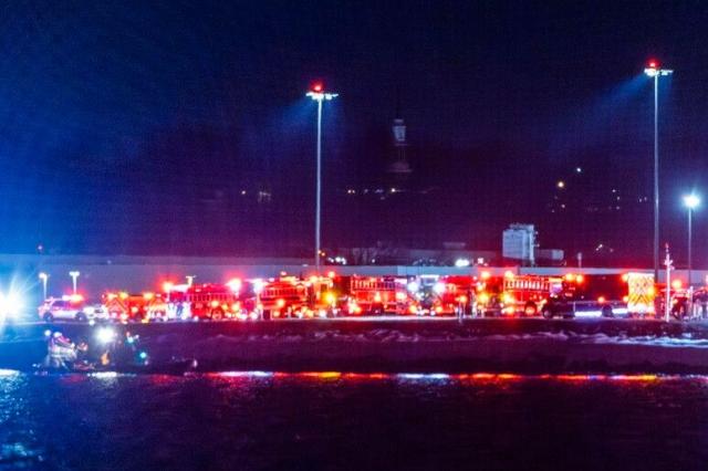 Incidente aereo a Washington, piloti dell'elicottero indossavano occhiali per visione notturna "non consigliati", CRJ-700 inseguito da un Black Hawk 24 ore prima della tragedia