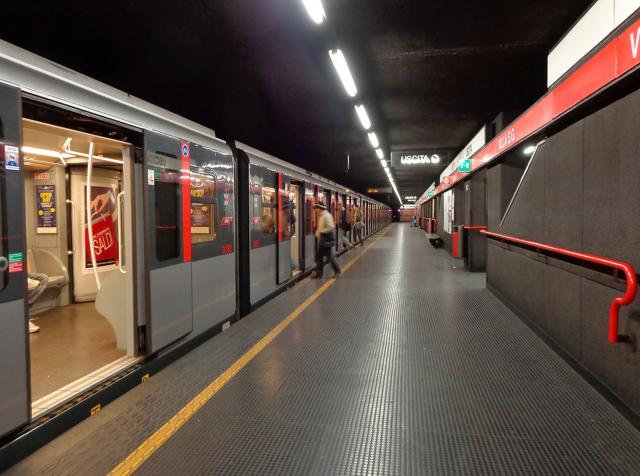 Milano, verso Piazza Duomo: riflessioni sparse di un vecchio milanese comodamente seduto in metropolitana