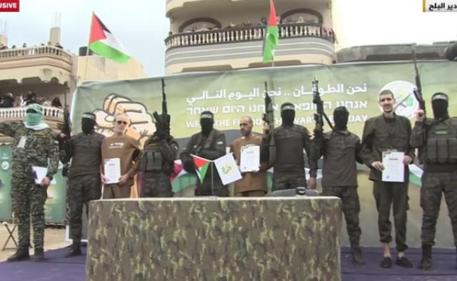 Gaza, liberati i 3 ostaggi israeliani Sharabi, Ben Ami e Levy, Tel Aviv rilascer&agrave; 183 prigionieri palestinesi