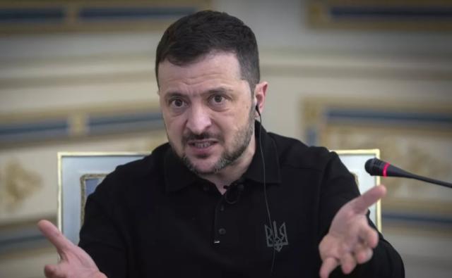 Trump chiama Putin che risponde. Zelensky non ci sta e piange alla corte di Ursula