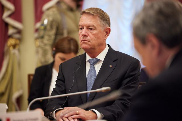 Romania, dimissioni del presidente ad interim Iohannis per evitare impeachment della destra, il 4 maggio nuove elezioni 